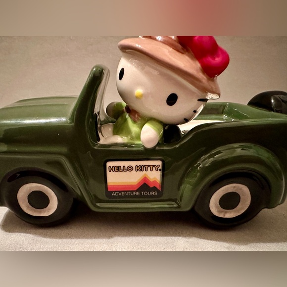 Hello Kitty Ceramic Adventure Tours Green Jeep Truck Tea Light Candle Holder New - Picture 7 of 12